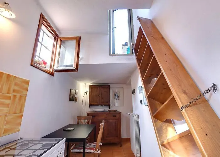 Pepi With Terrace Apartment