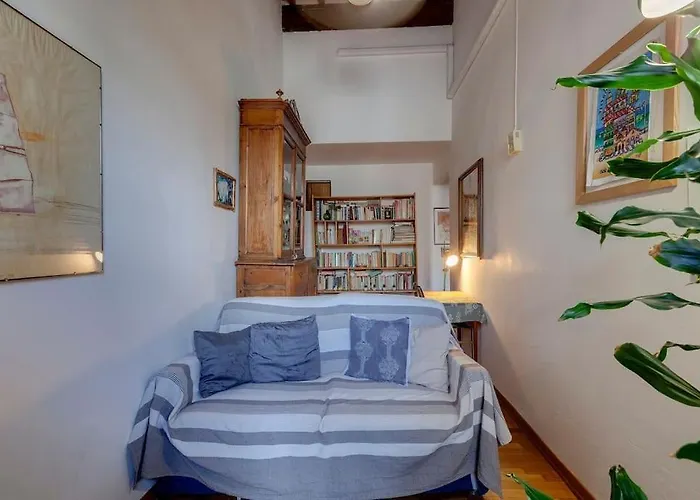 Pepi With Terrace Apartment
