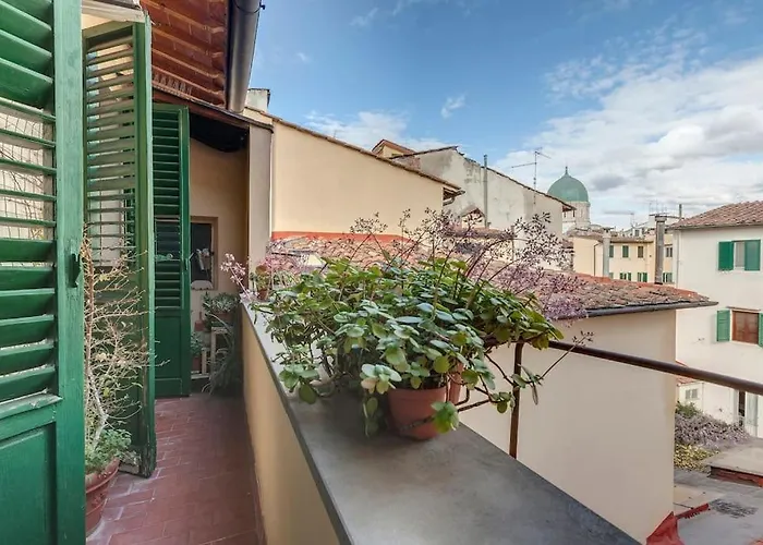 Pepi With Terrace Apartment